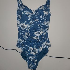 One piece bathing suite